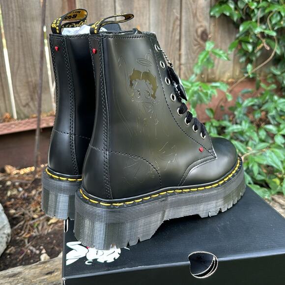 NEW Dr. Martens Black Betty Boop Jadon Boots Women's Size 8 US / 6 UK NIB - Picture 6 of 16